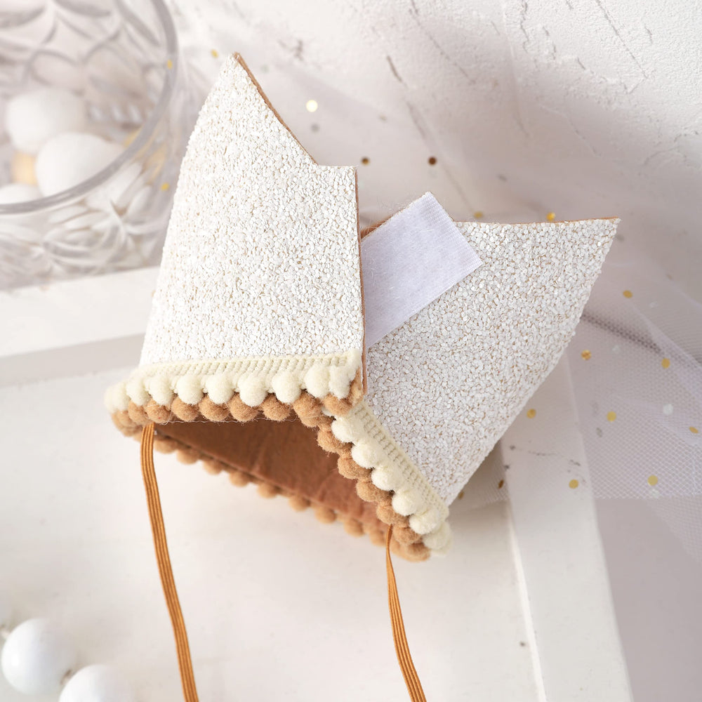WAHAWU Lightweight crown that stays comfortable during celebrations.