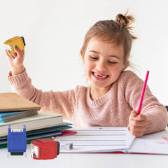 WAHXIAOSW easy-grip stamp supports young learners.