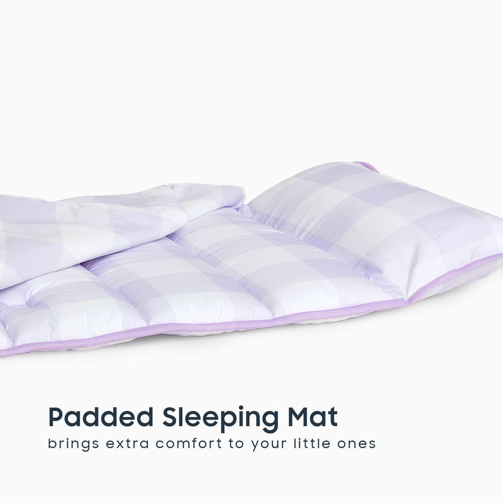 Wake In Cloud included blanket for extra coziness during naptime.