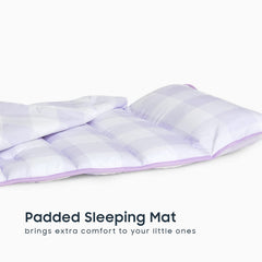 Wake In Cloud included blanket for extra coziness during naptime.