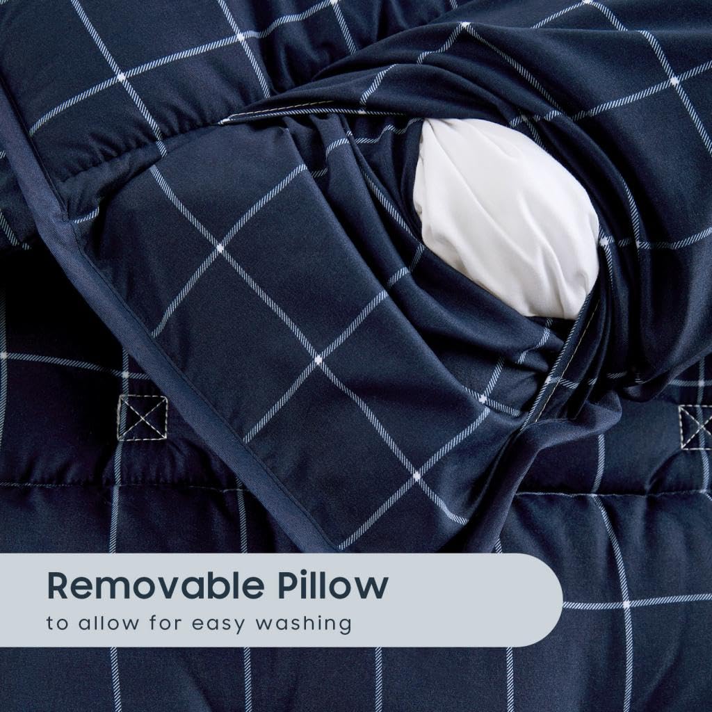 Wake In Cloud nap mat with removable pillow for simple cleaning
