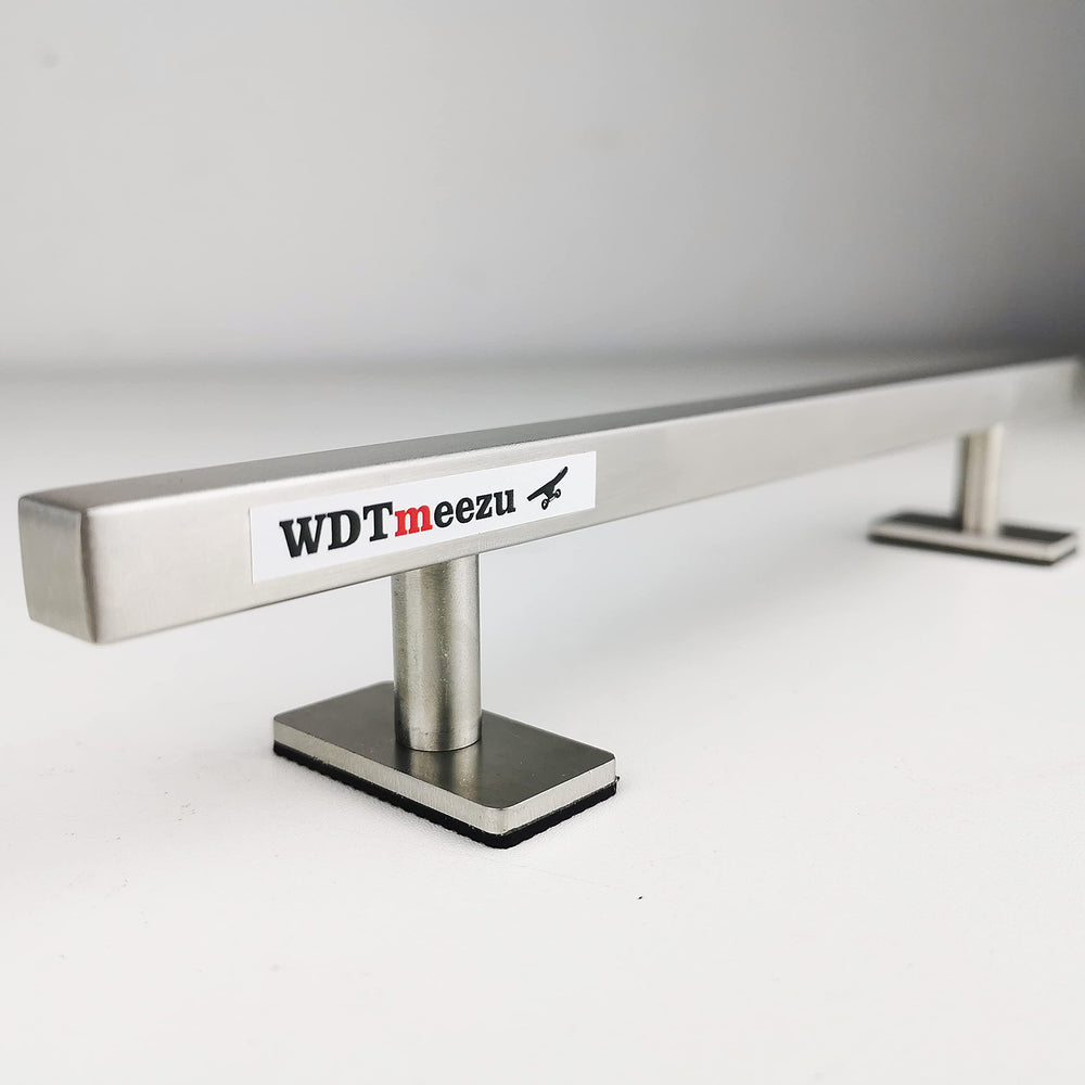 WDTMEEZU anti-skid rubber pad on back prevents slipping during use.