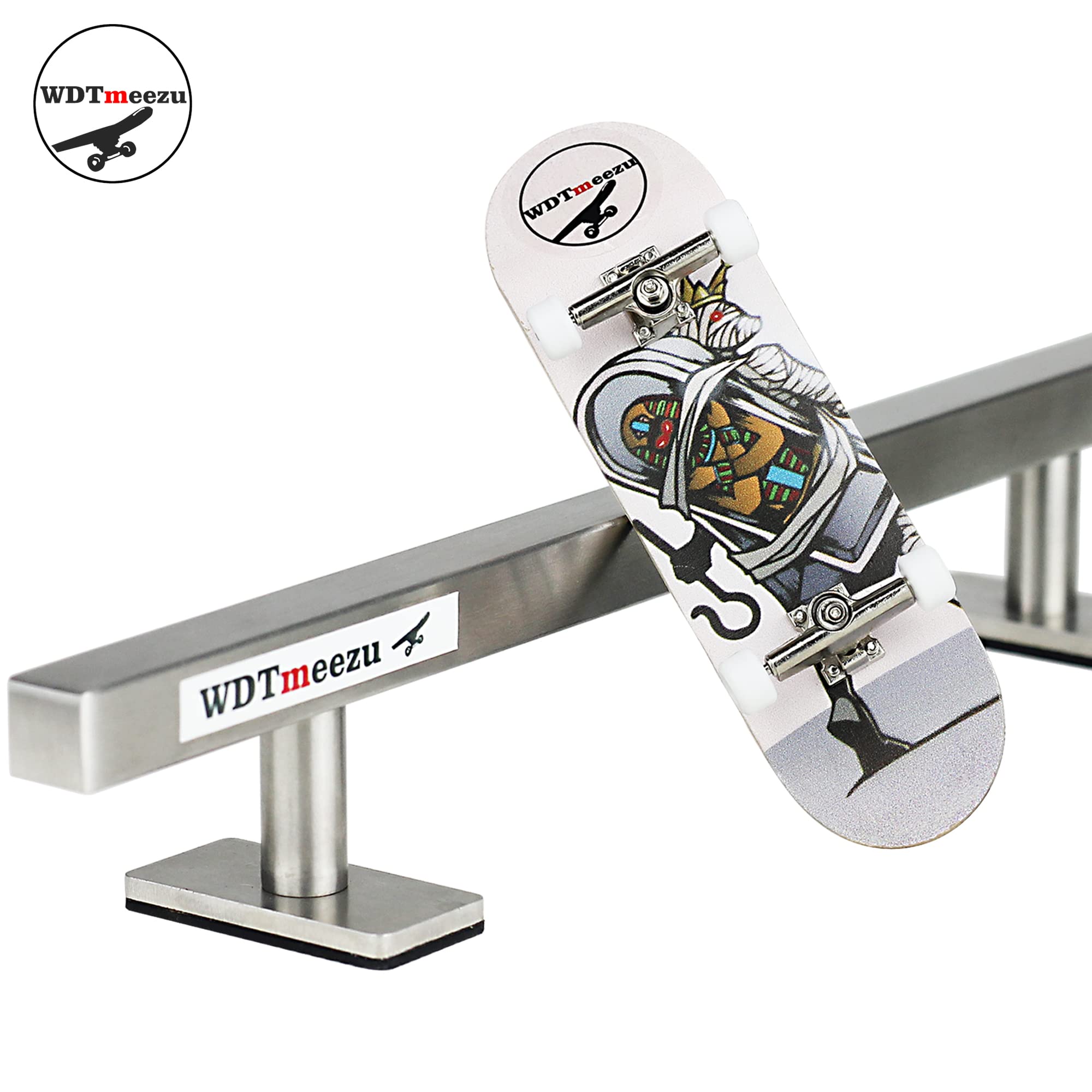 WDTMEEZU fingerboard with bearing wheels for smooth rotation and fluid tricks.