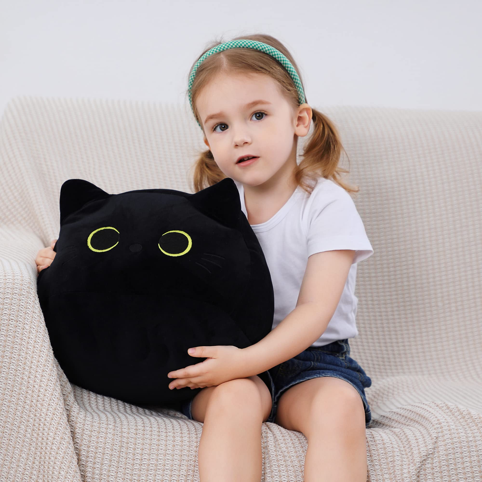 WeBingo Black Cat Plush face-details highlight the friendly expression for cozy moments.