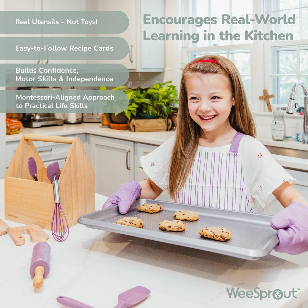 WeeSprout Little Chef carrying case, keeps tools organized for playtime and meals.