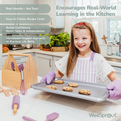 WeeSprout Little Chef carrying case, keeps tools organized for playtime and meals.