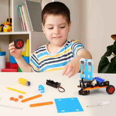 WESAYEE kids-in-action assemble and test their own mini machines.