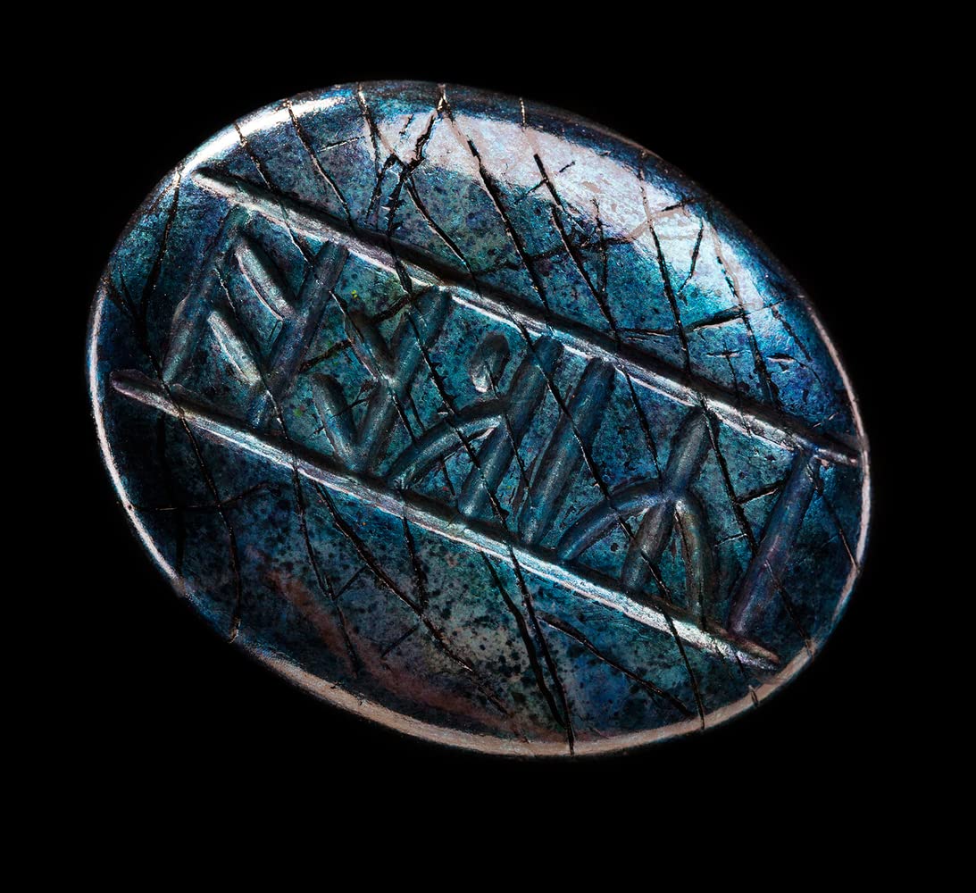 Weta Workshop Hobbit Kilis Rune Stone displayed as an authentic prop replica for shelves.
