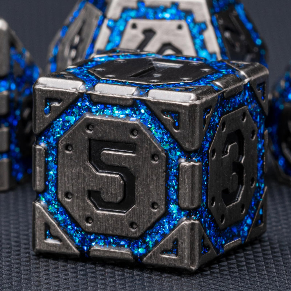Weyano DND metal dice set cracked-patterns surface closeup emphasizing unique texture for immersion.