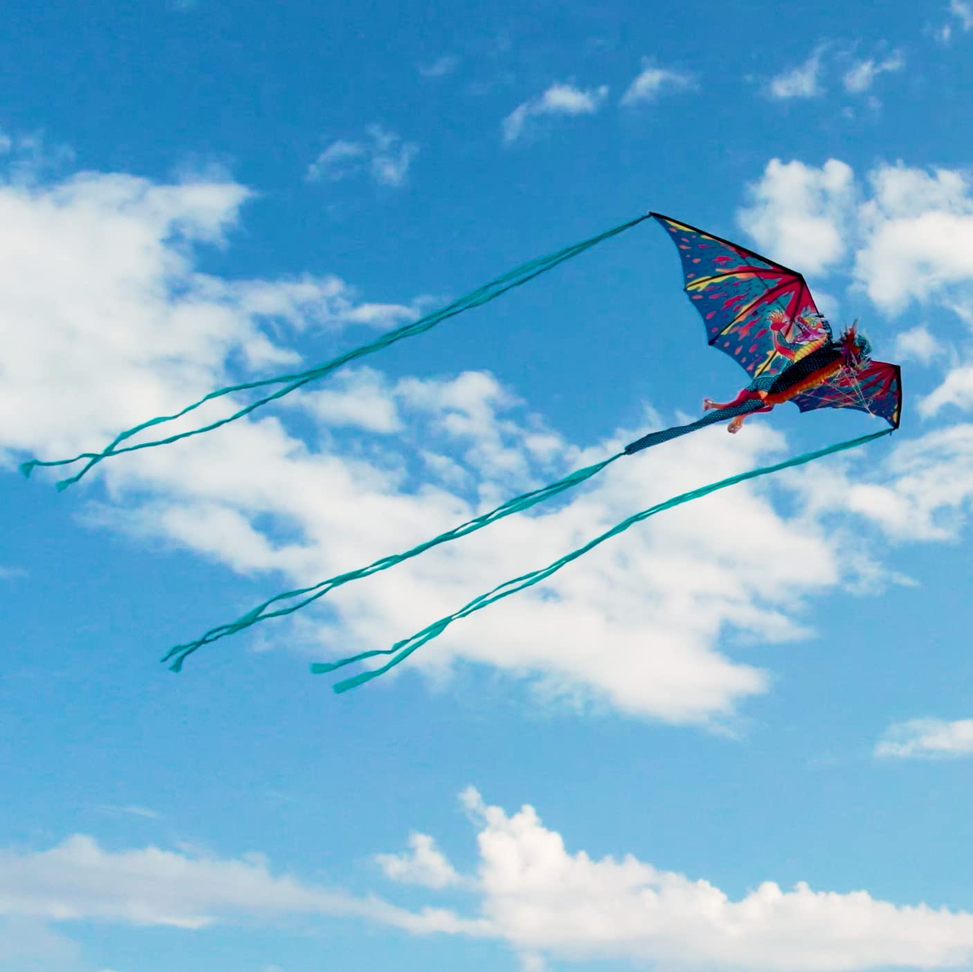 WindNSun includes handle and line reel for quick, controlled launches.