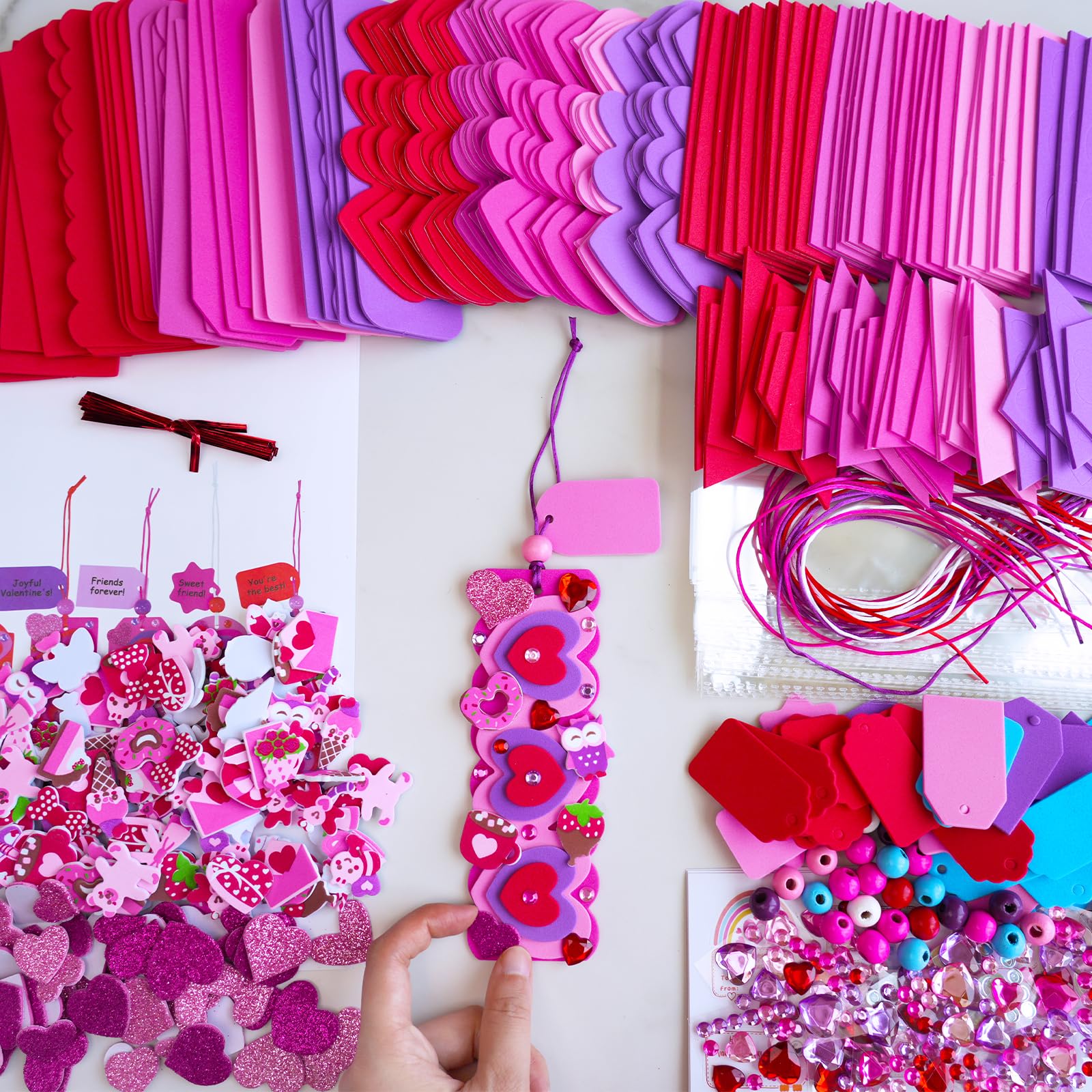 Winlyn gift tags and treat bags simplify presenting handmade bookmarks.