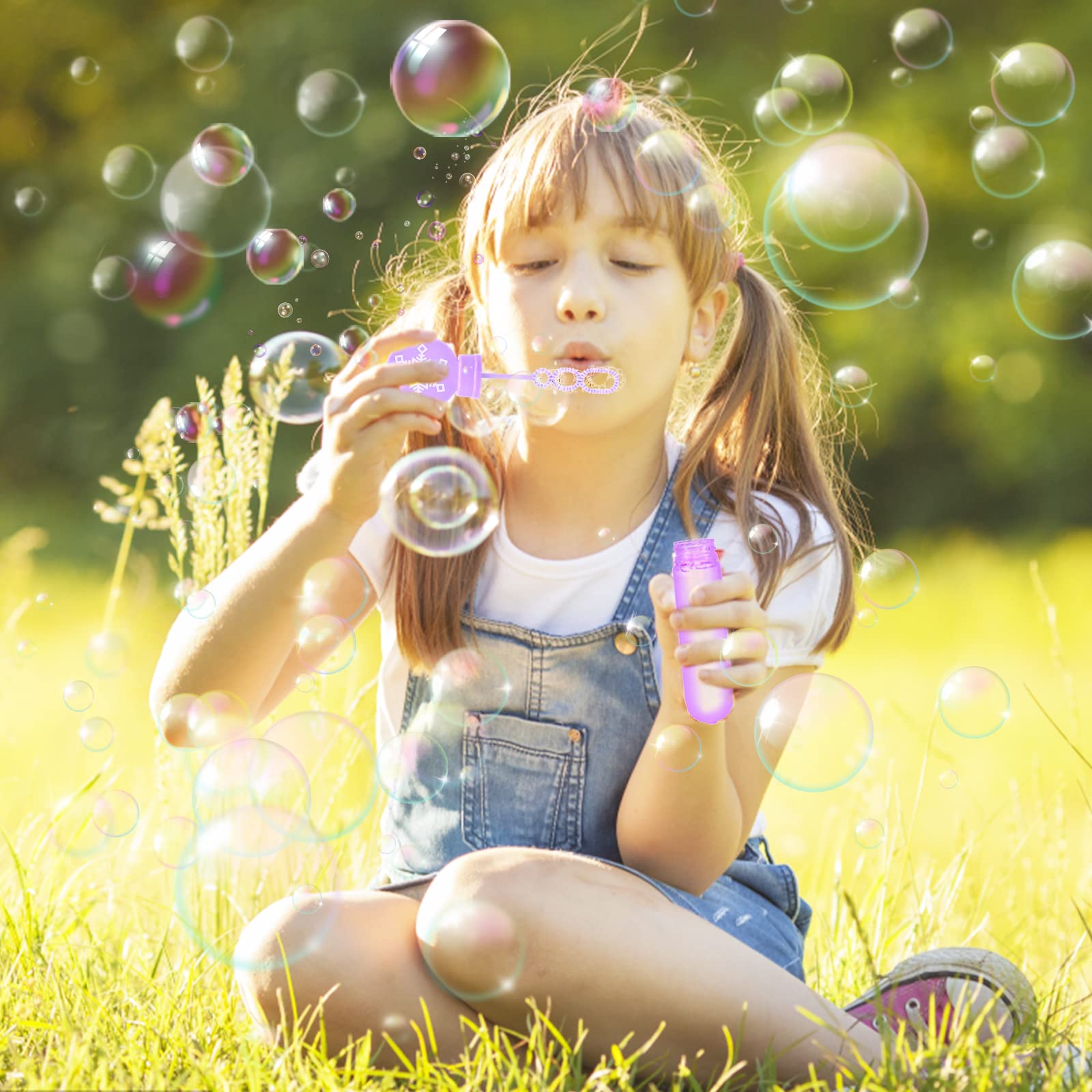 Winrayk bubble wands with gift card add a thoughtful party touch.
