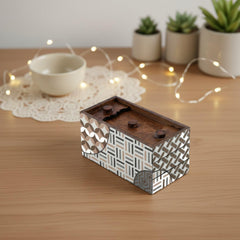 Winshare Enigma Decode Puzzle Box includes the solution for unboxing.