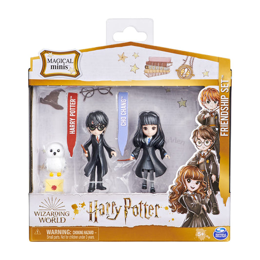Wizarding World Hedwig owl with envelope accessory for pretend mail delivery