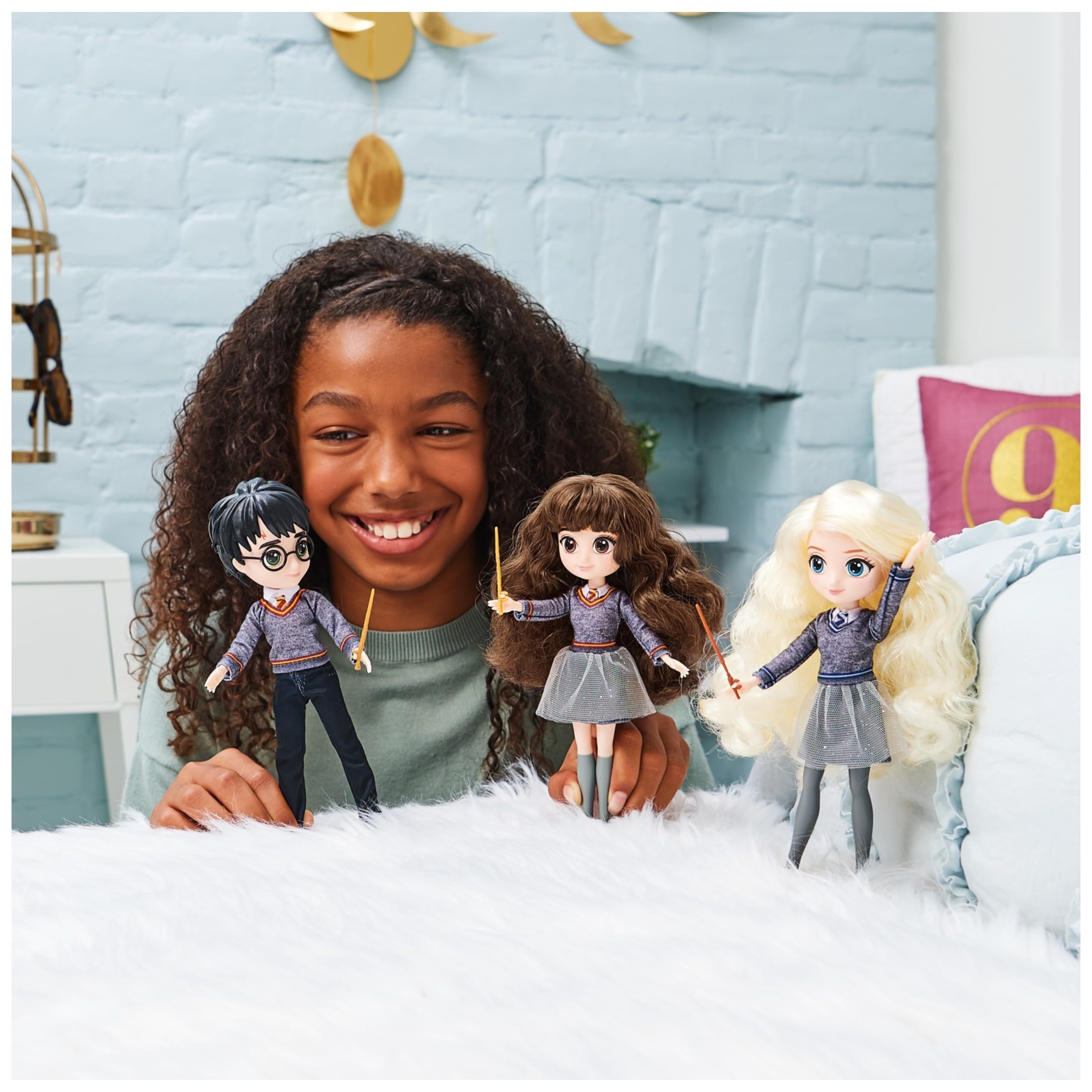 Wizarding World Ron Weasley doll removable shoes for mix-and-match outfits.