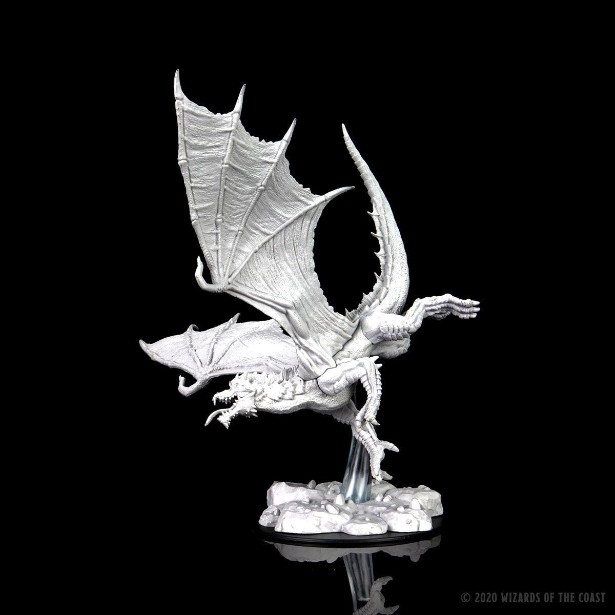 WizKids Nolzur's Young Green Dragon, translucent wings add dramatic tabletop depth.