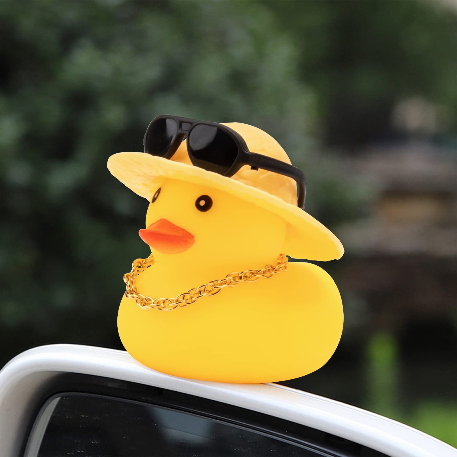wonuu duck on dash with swim ring and necklace for playful decor