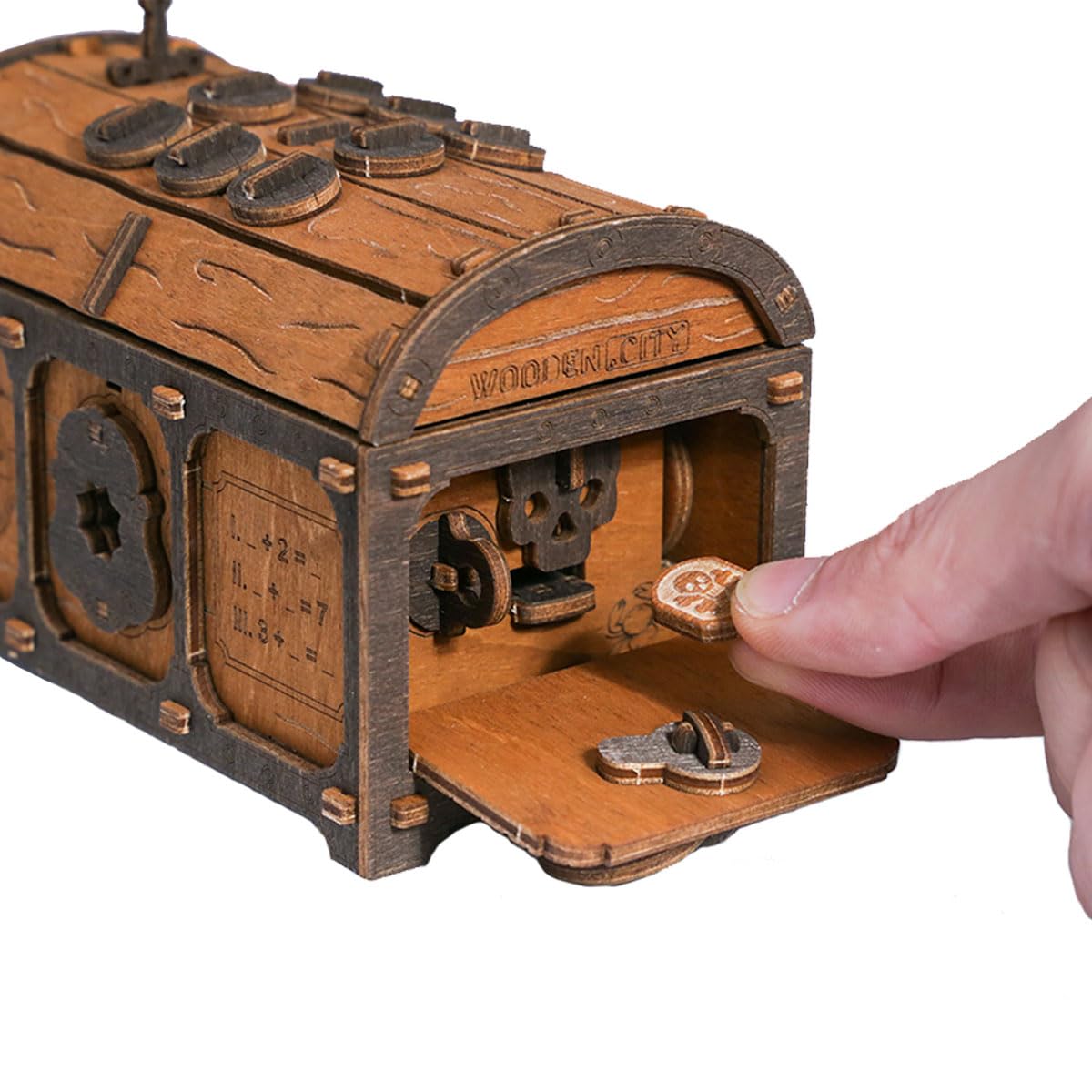WOODEN.CITY reusable design allows resetting and sharing with friends.