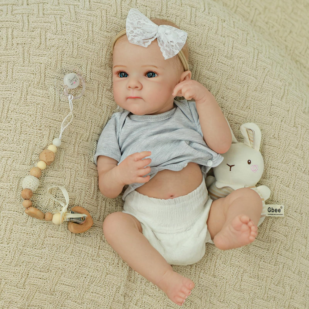 WOOROY Magnetic pacifier included for realistic soothing and feeding play.