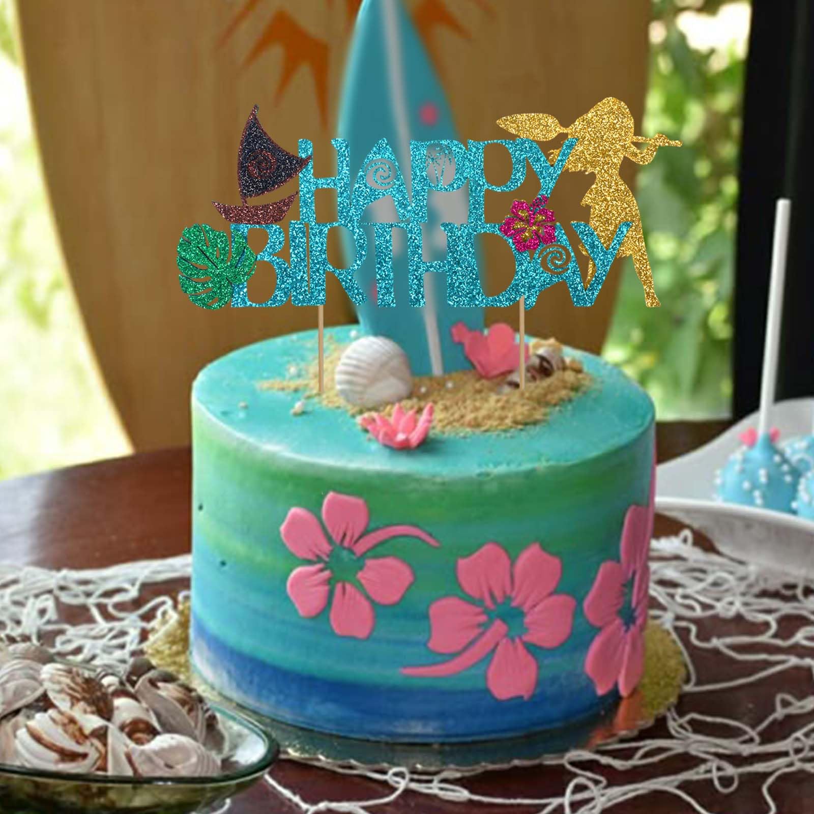 Wootkey Moa topper on cake demonstrates easy party styling