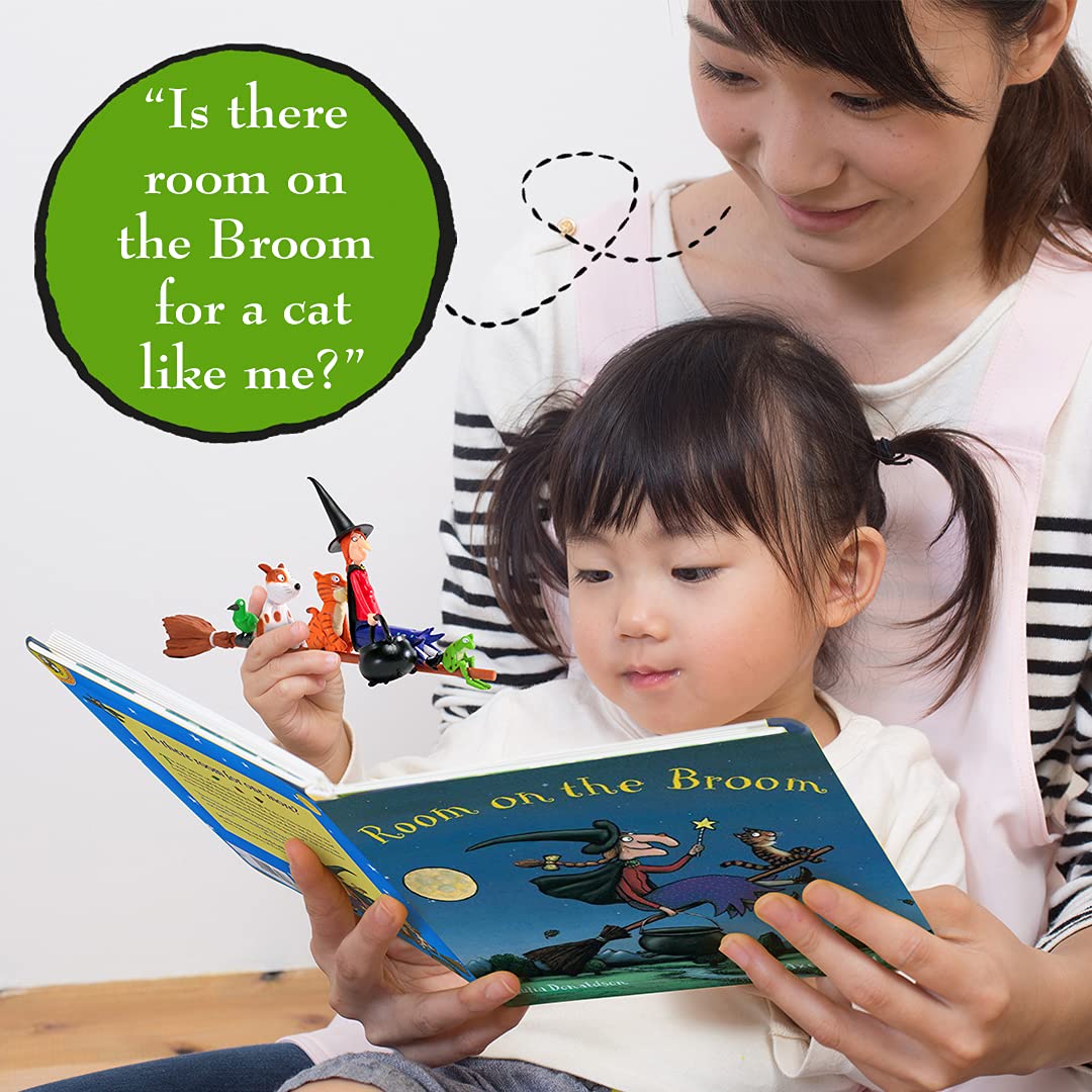 WOW! STUFF Room On The Broom Frog figure for action-packed scenes.