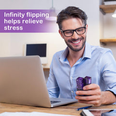 WUQID Infinitycube pocket use illustrates travel-friendly size for busy days.
