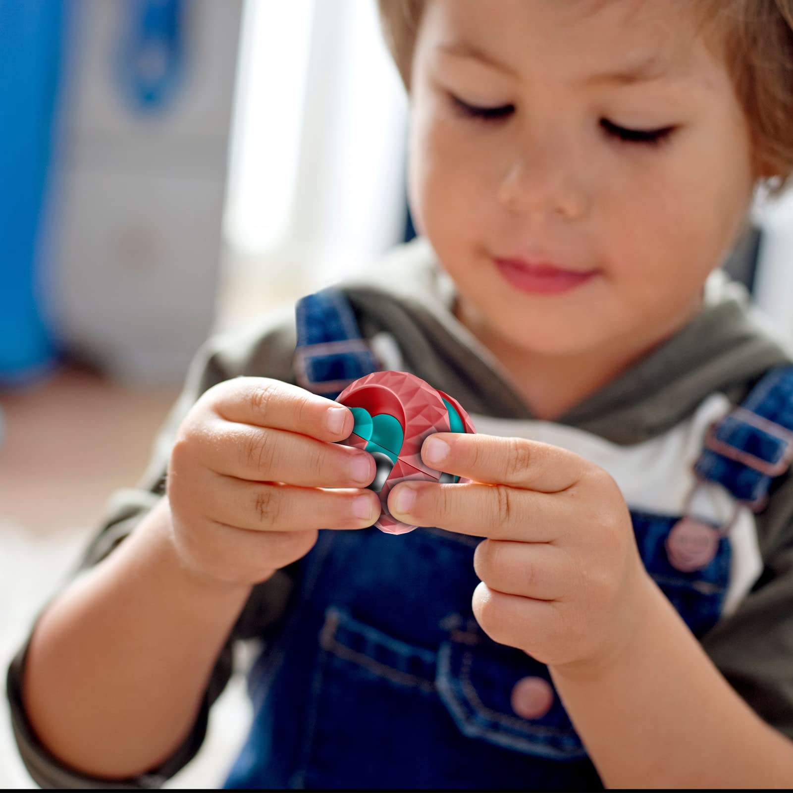 WUQID Orbiit Ball makes a thoughtful gift for kids and adults.