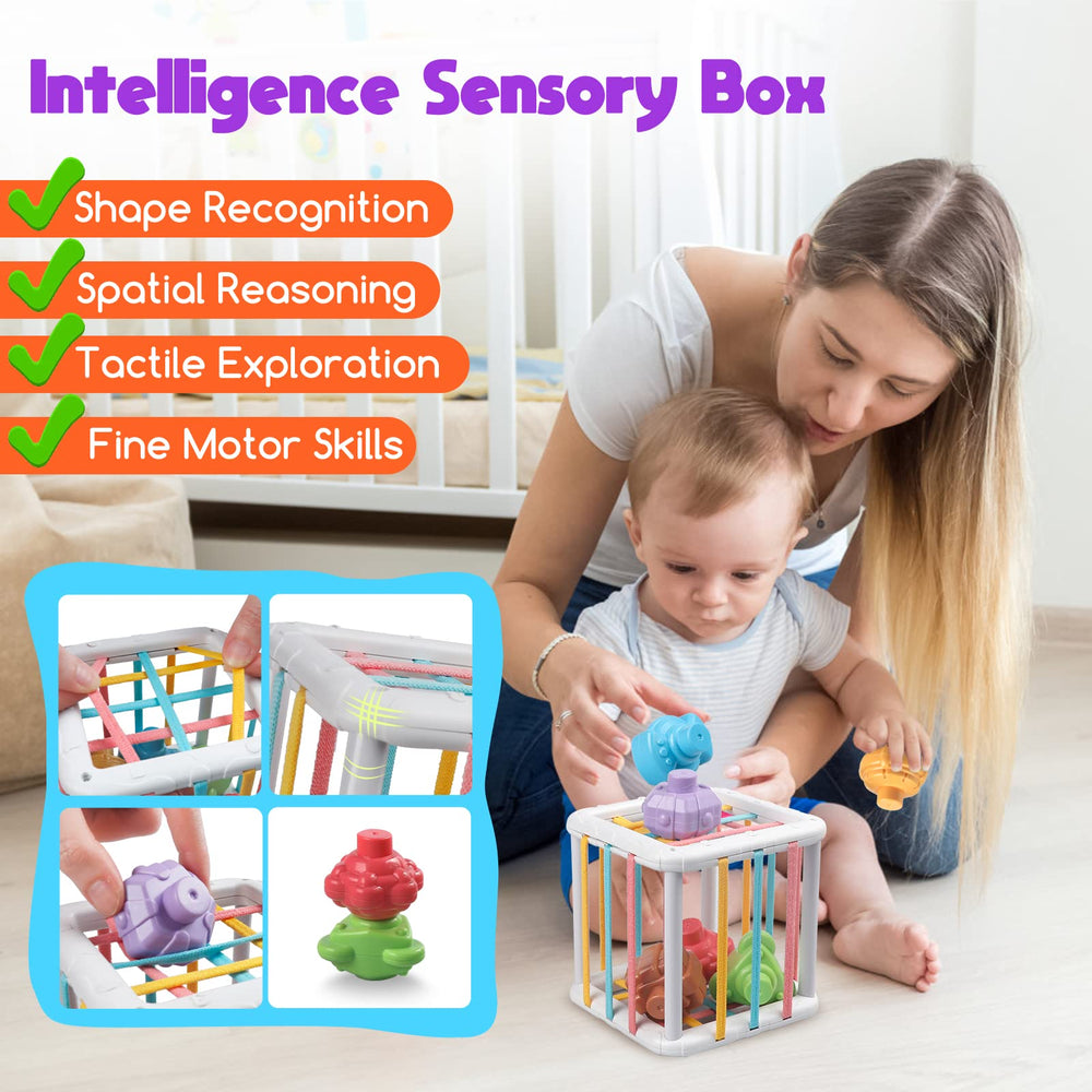 Wuzhineisn sensory cube with elastic bands for bath time discovery and fine motor play.