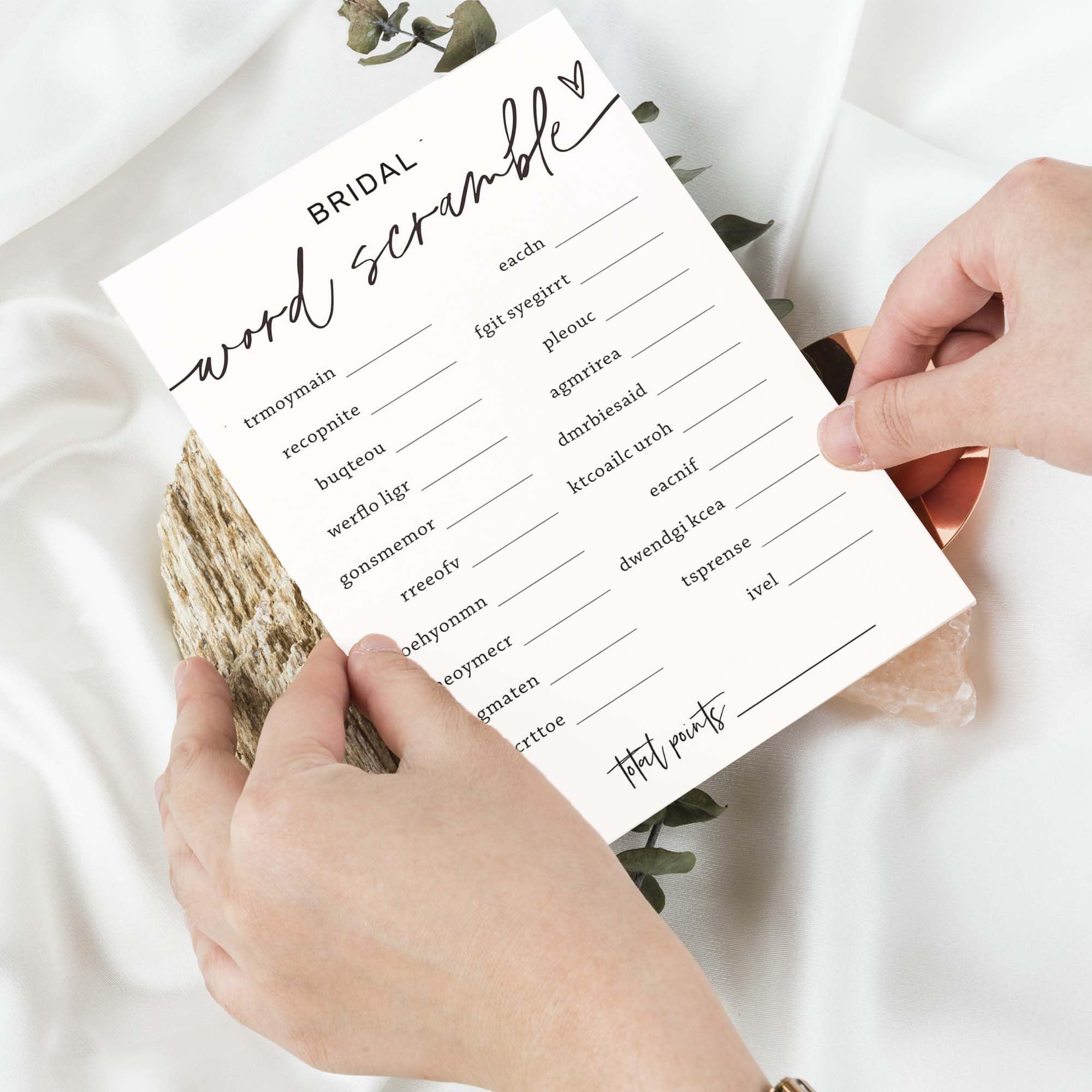 Wybgno wedding guest book alternative cards laid out for guest messages