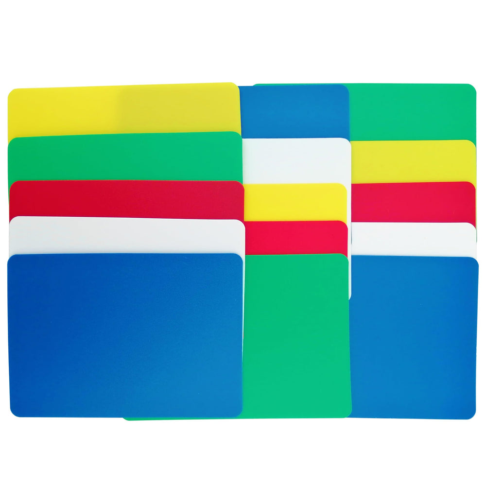 XANADU dual-surface design reduces slipping during dealing and cutting.