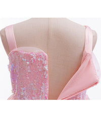 Xefenki Good Witch Glinda costume on family Halloween wear at party.