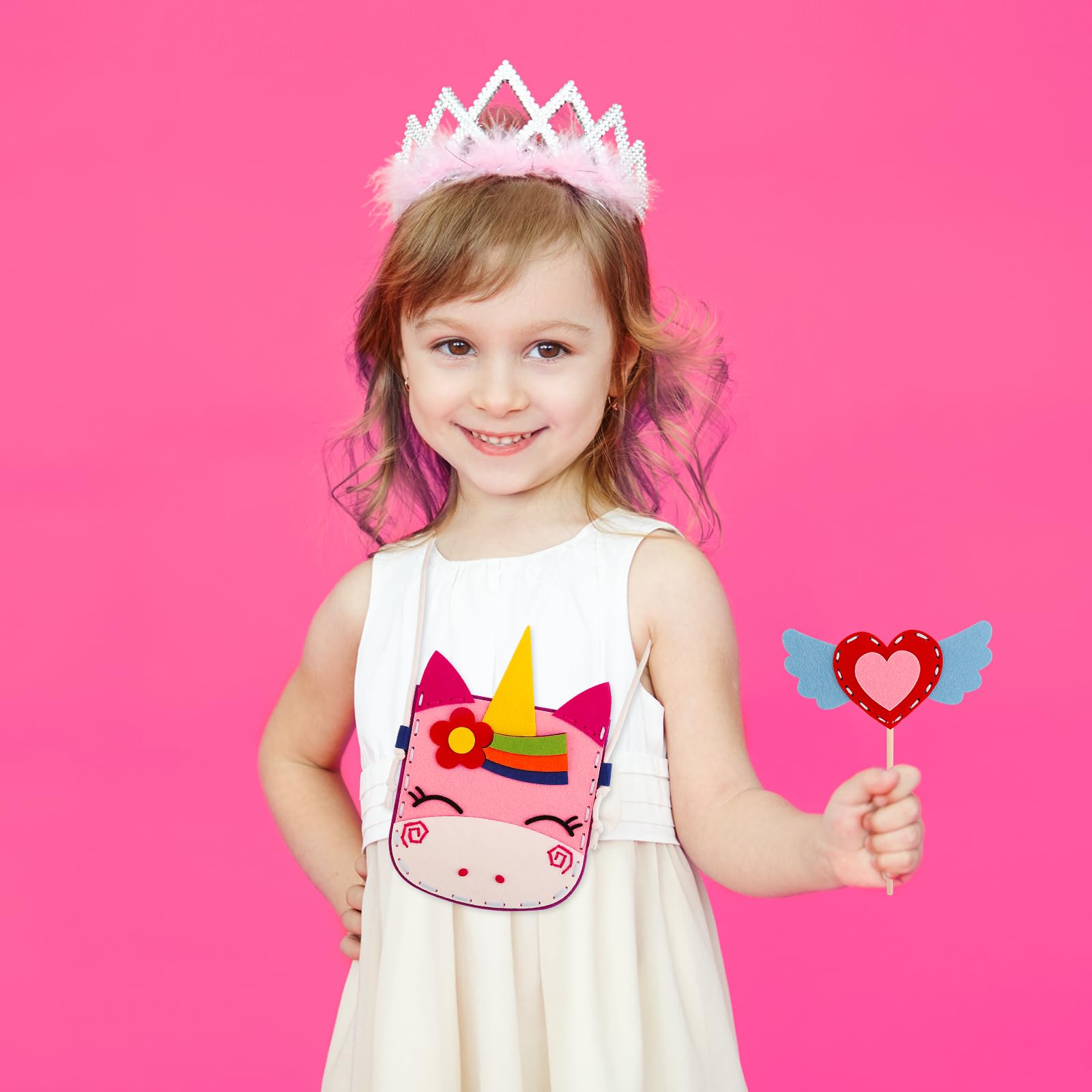 xffFun pre-cut felt pieces: safe materials for glue-free stitching.
