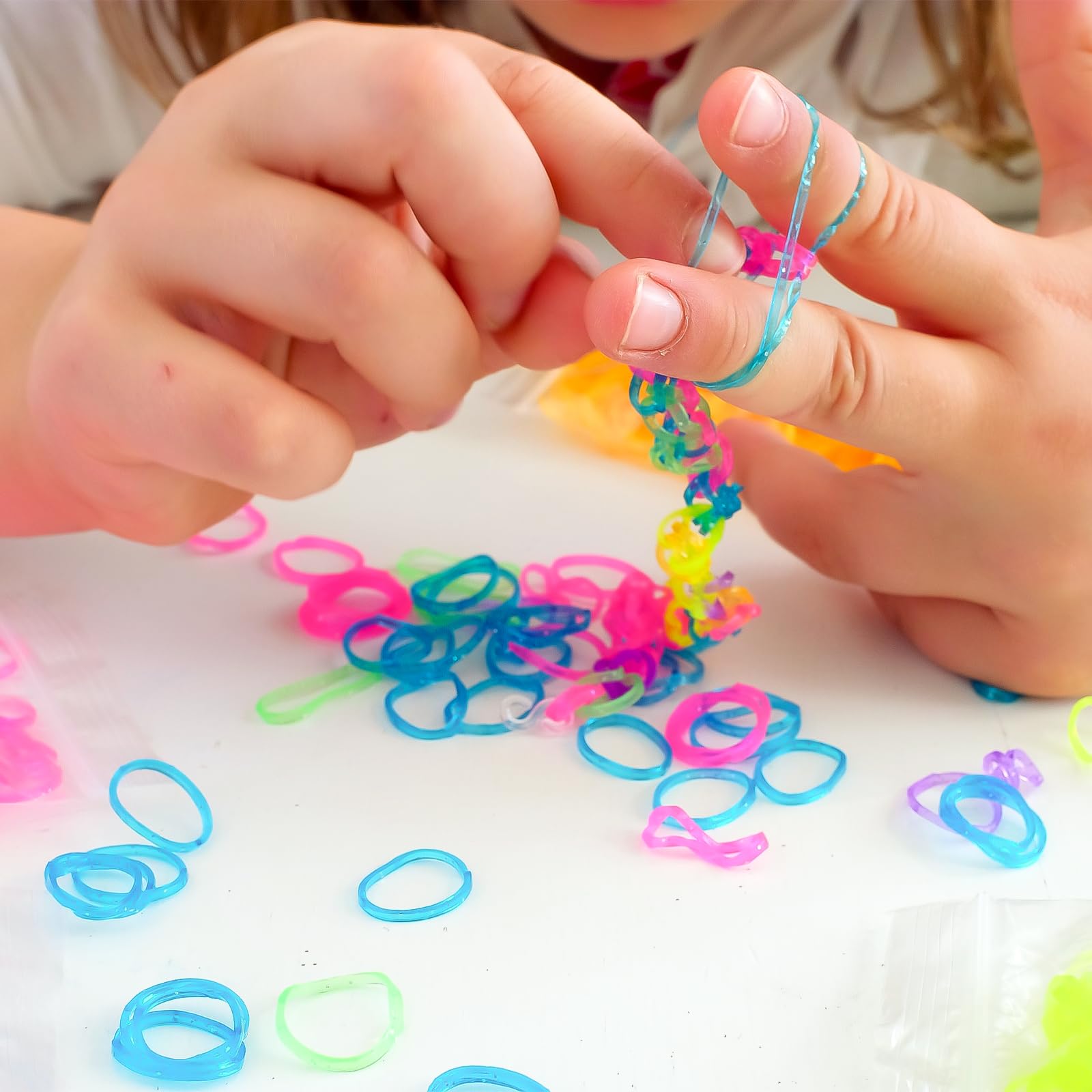 XKDOUS rubber bands close-up highlights durability and color richness for crafts
