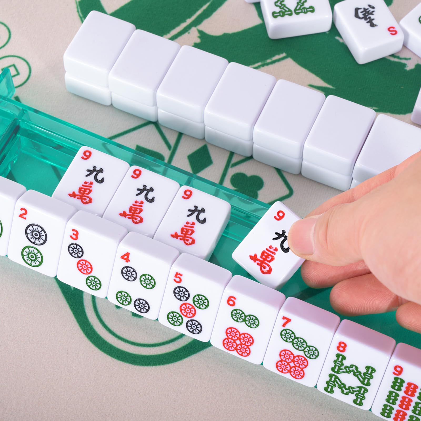 Yedadi wind indicator helps players stay in sync during rounds.