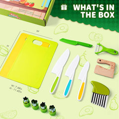 Yeeammk serrated toddler knives designed for gentle cutting in pretend kitchen play.