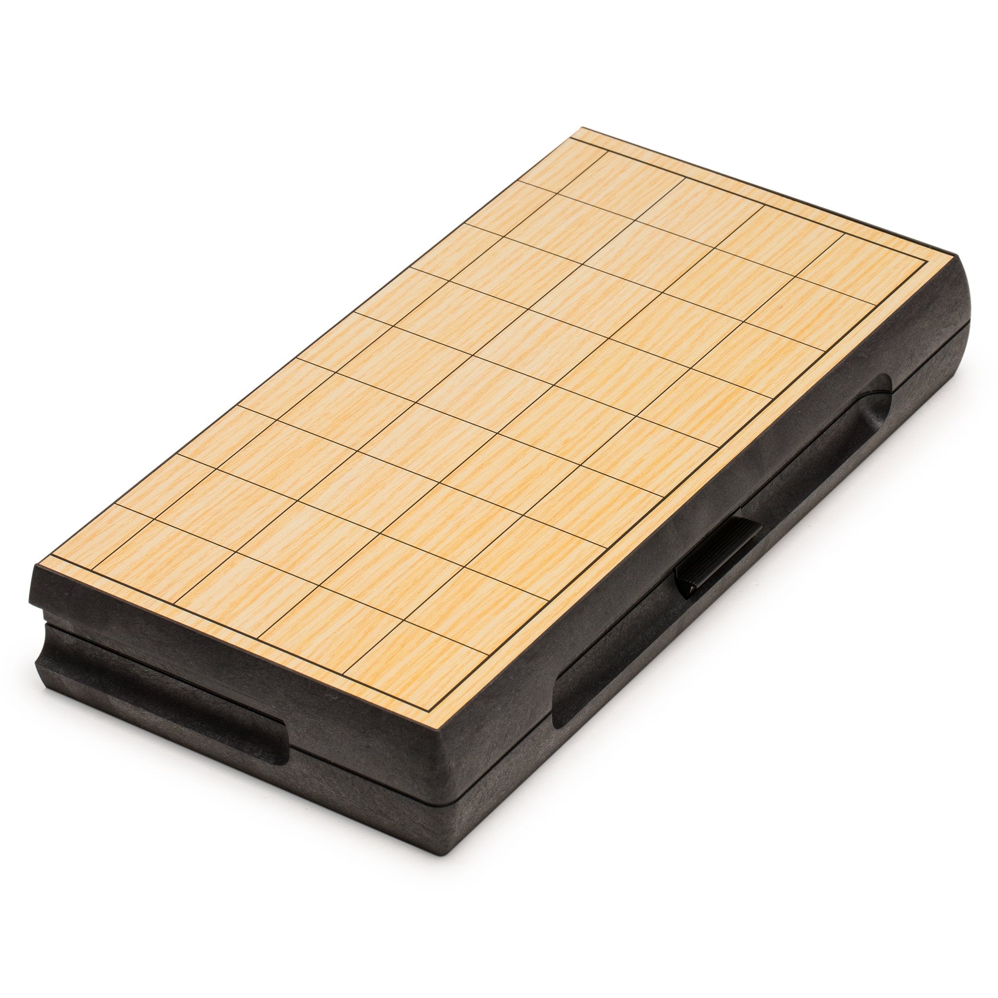 Yellow Mountain Imports Shogi set weighs about 0.9 pounds for easy carry.