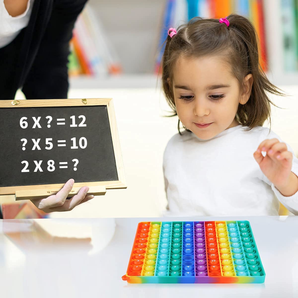 YGC LAOMI P00p bubble popping action encourages focus and calm during study breaks.