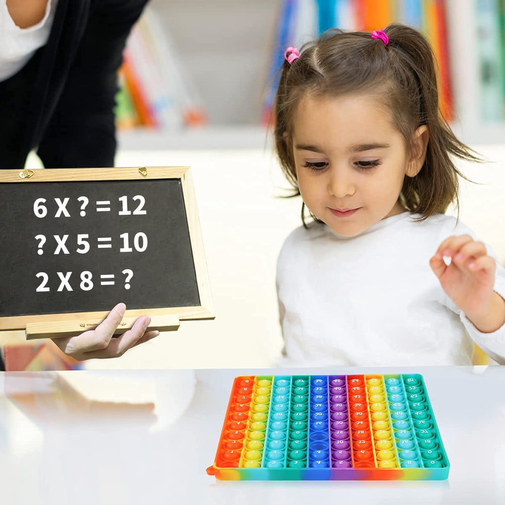 YGC LAOMI P00p bubble popping action encourages focus and calm during study breaks.