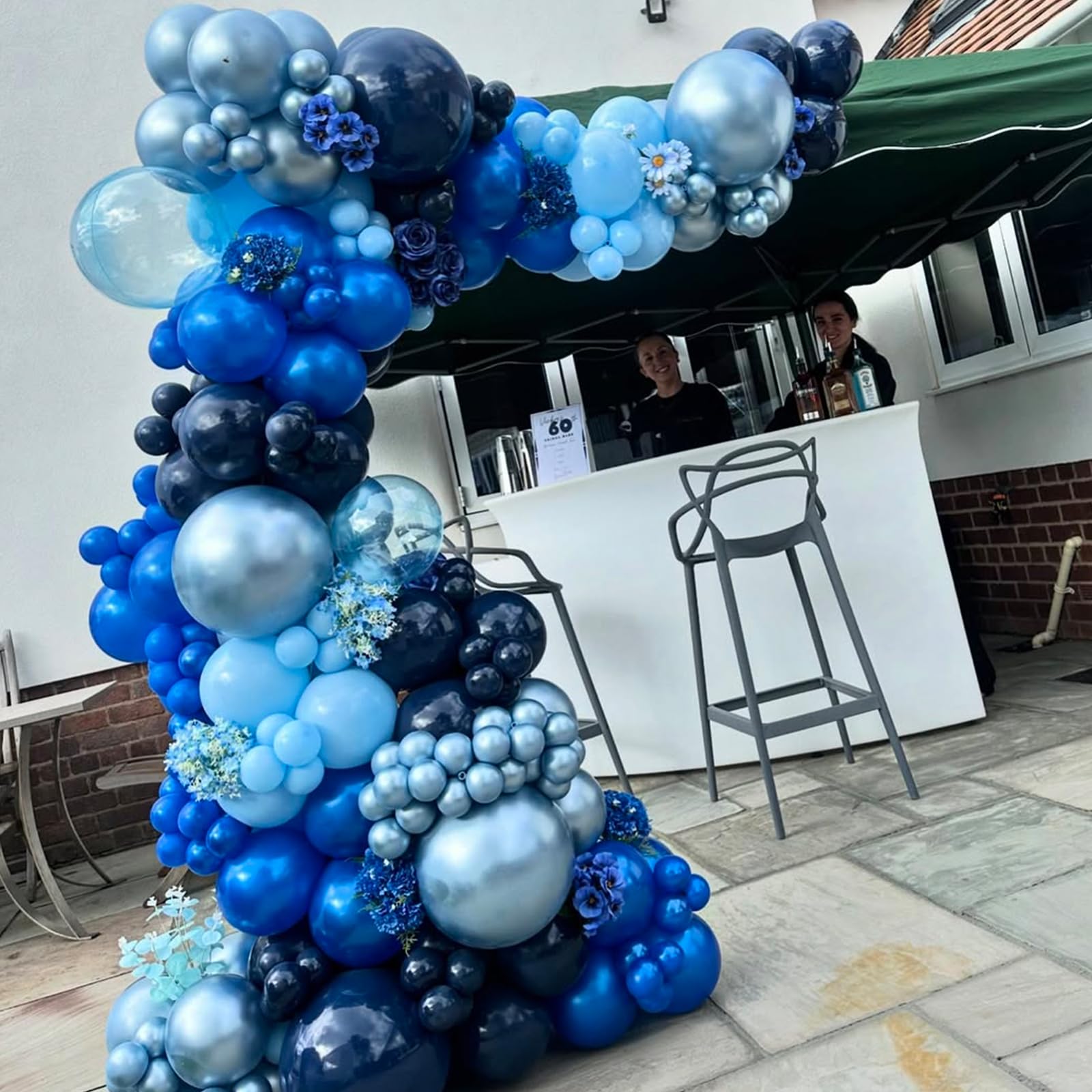 YMSZ metallic chrome silver balloon adds shimmer to events