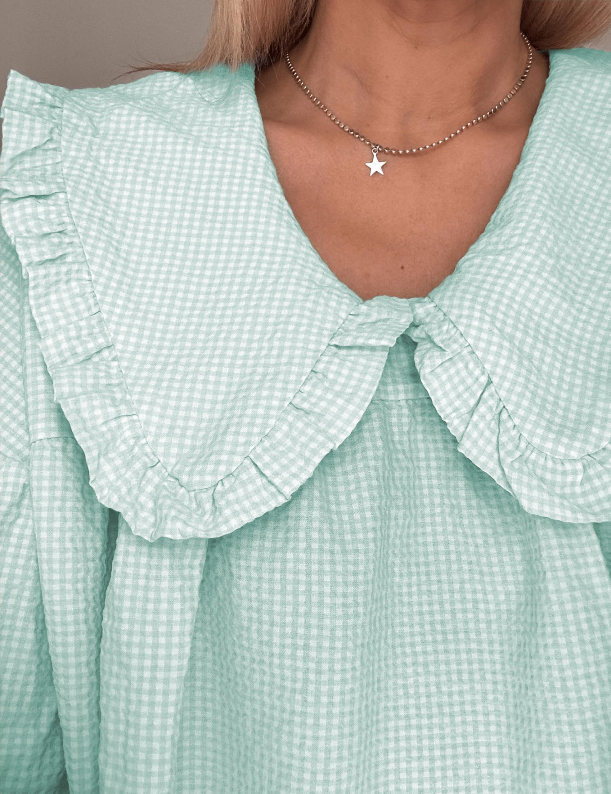 Ynhonra relaxed-fit doll-collar dress provides versatile warm-weather wear