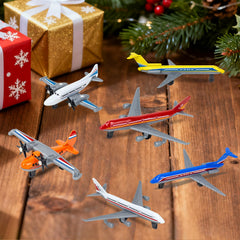 YongnKids toy airplanes with rolling wheels for easy push-play on desks.