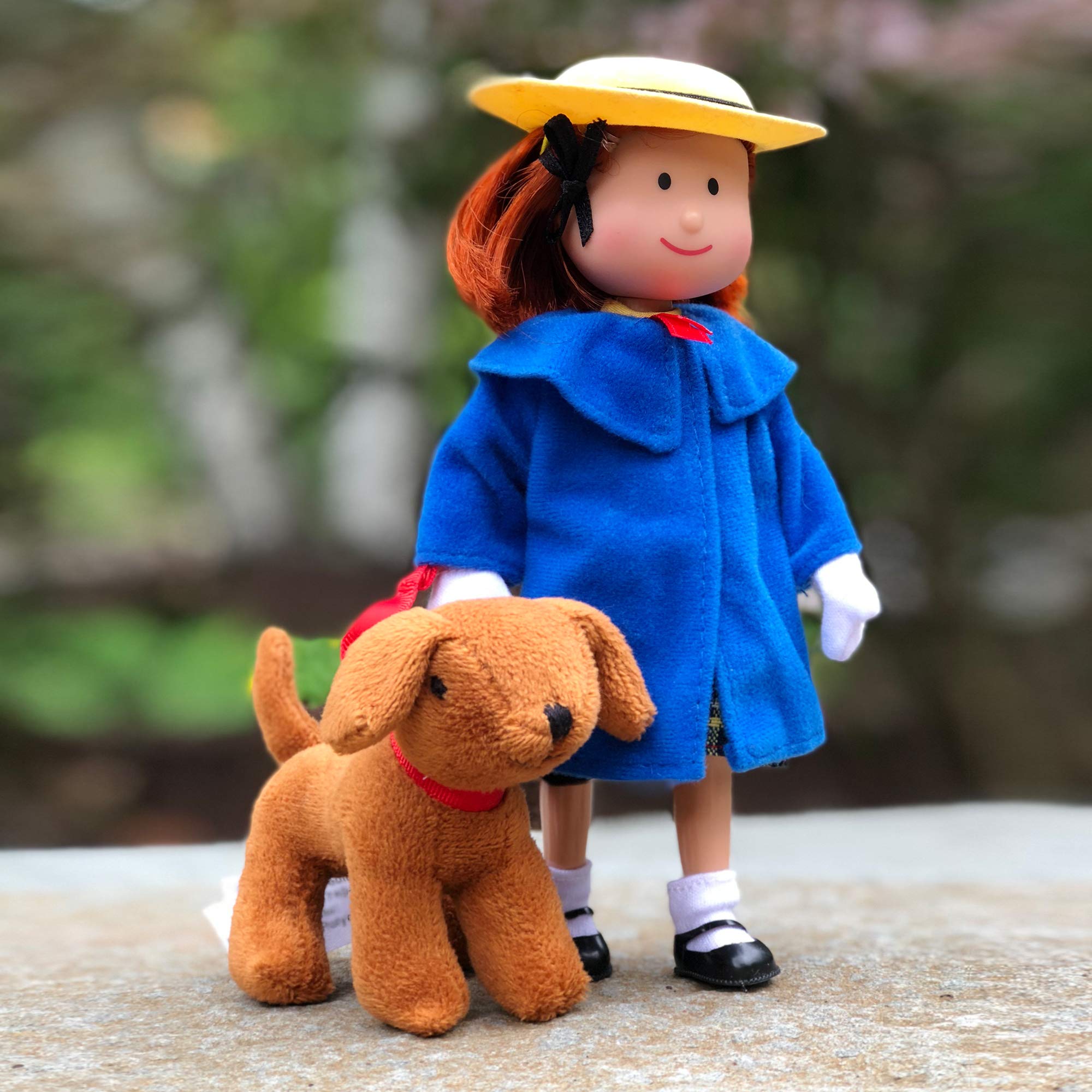 YOTTOY Genevieve red ribbon collar adds character.