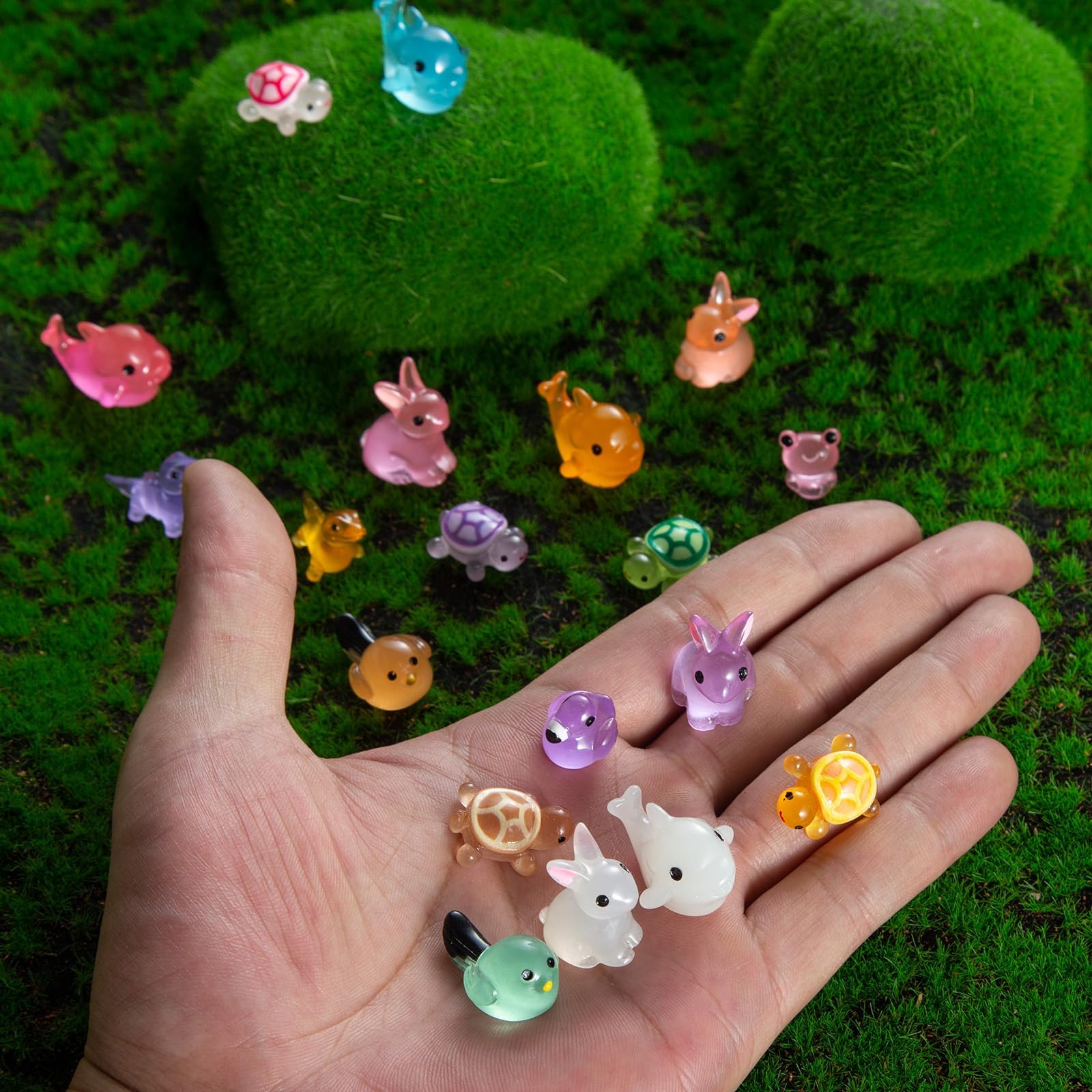 YOUHORYA luminous lizards glow in the dark, add color to tiny habitats
