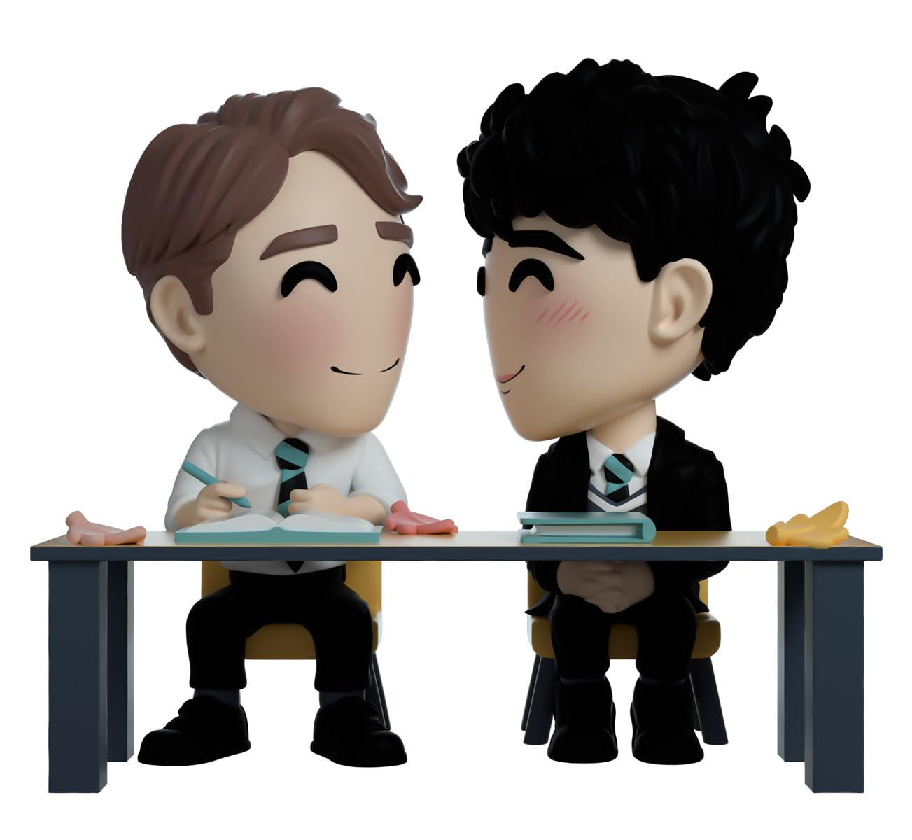 Youtooz Heartstopper exterior packaging shows classroom scene, collectible gift presentation.