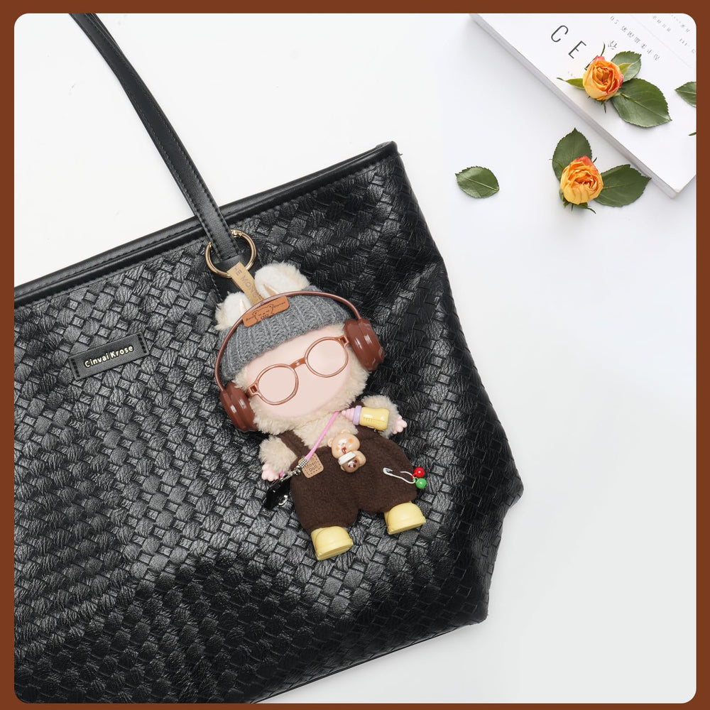Yrlisfon bottle accessory enhances pretend feeding and decorative detailing