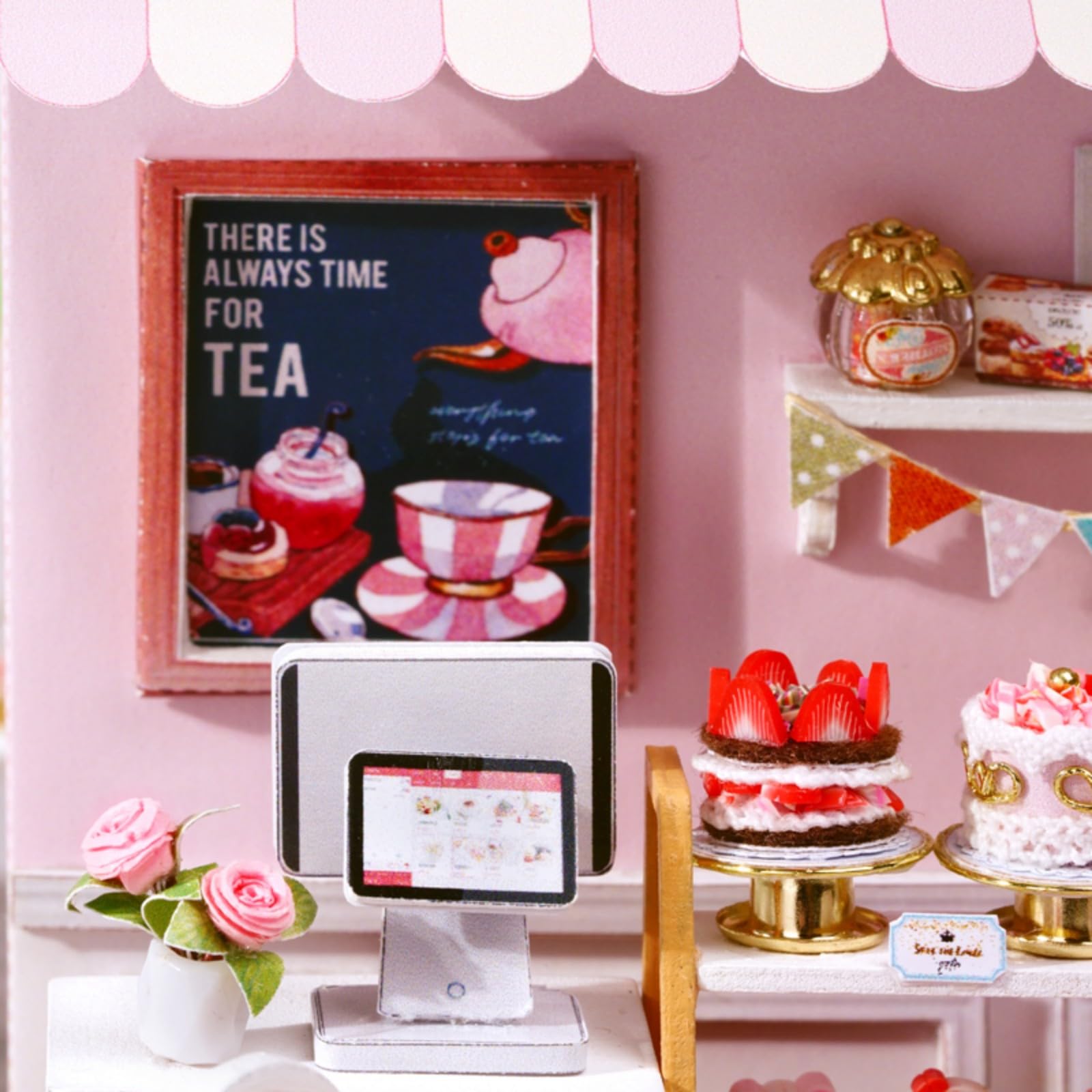 YSWOOD WORLD Sweet Talk dust cover display protects delicate details.