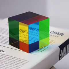 YuanDian CMY Cube close-up highlights cyan, magenta, and yellow surfaces.