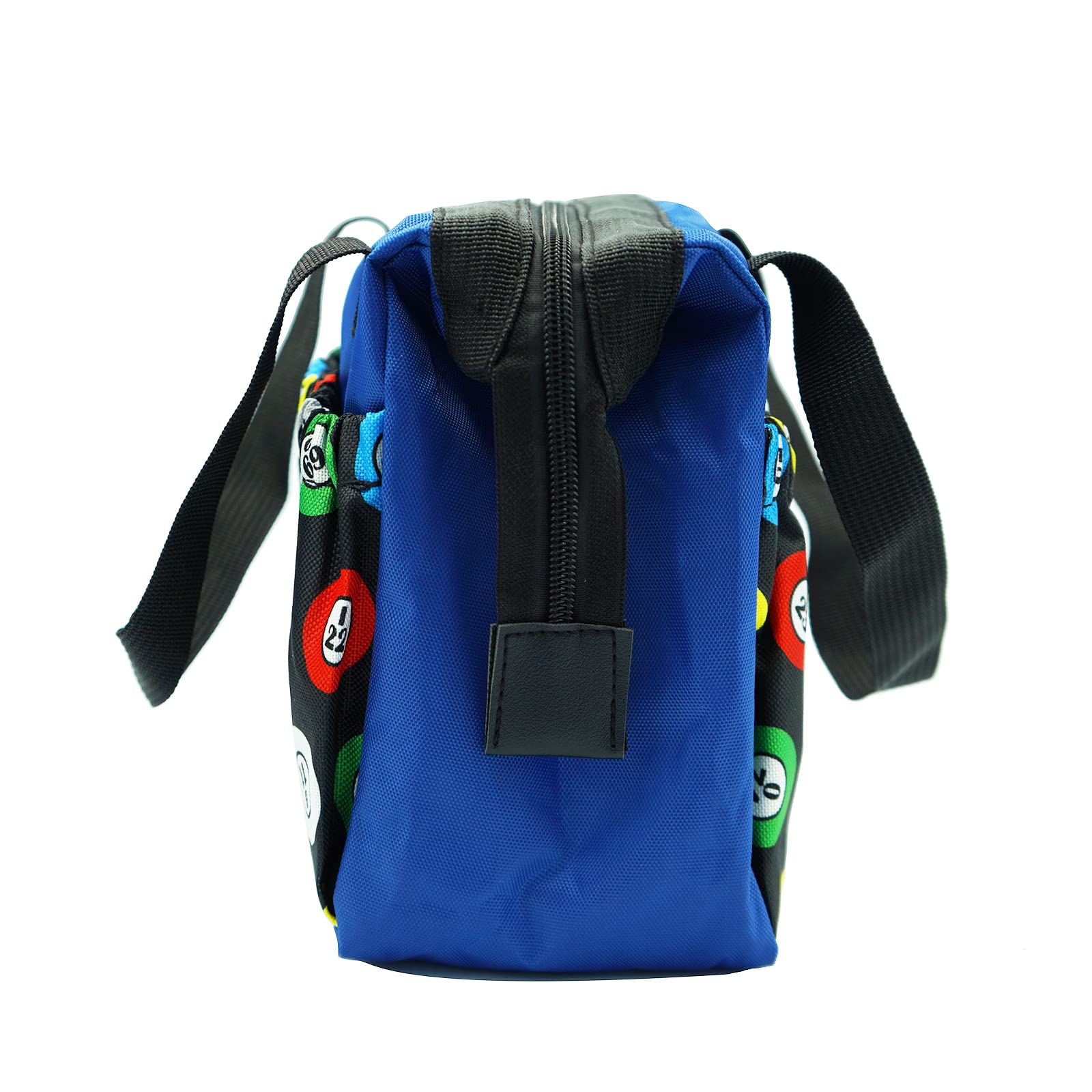 Top-opening zipper keeps contents secure during transport