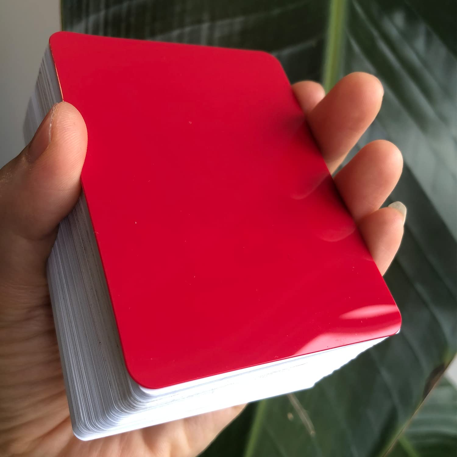 Yuanhe multi-color cut card set, ideal for home games and tournaments.