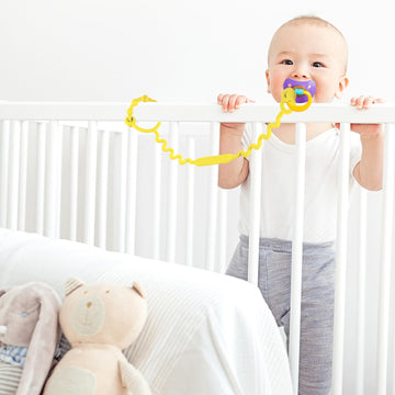 Yunaeduo toy straps fasten toys to car seats and high chairs, keeping items clean.